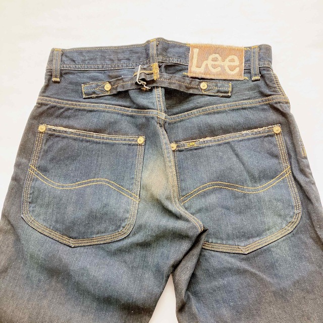 Lee(リー)のリー　08304    29サイズ　ヒゲ加工　ダメージ加工　リーカウボーイ メンズのパンツ(デニム/ジーンズ)の商品写真