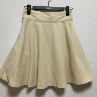 ダブルクローゼット(w closet)のwcloset　オフホワイトスカート(ひざ丈スカート)