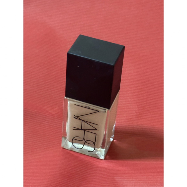 NARS(ナーズ)のnars ライトリフレクティングファンデーション2170 コスメ/美容のベースメイク/化粧品(ファンデーション)の商品写真