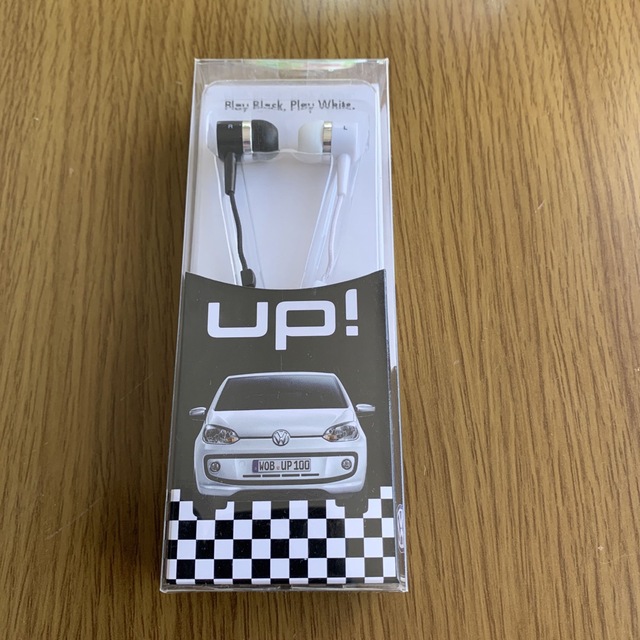 Volkswagen(フォルクスワーゲン)のワーゲン　ノベルティ　イヤホン スマホ/家電/カメラのオーディオ機器(ヘッドフォン/イヤフォン)の商品写真