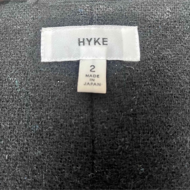 HYKE(ハイク)のHYKE ハイク　白のトグルが可愛いダッフルコート レディースのジャケット/アウター(ダッフルコート)の商品写真