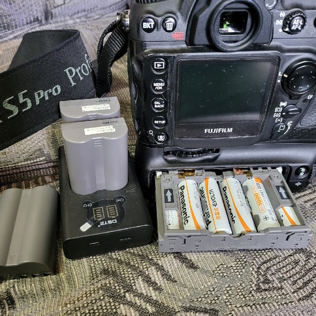 FUJI FILM デジタル一眼カメラ ボディ FINEPIX S5 PRO FUJI FILM デジタル一眼カメラ ボディ FINEPIX S5 PRO