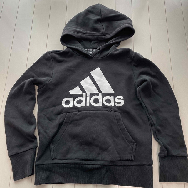 adidas(アディダス)のadidas パーカー　 キッズ/ベビー/マタニティのキッズ服男の子用(90cm~)(ジャケット/上着)の商品写真