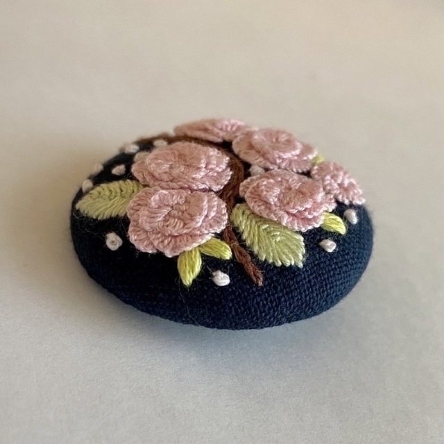 ハンドメイド 八重桜の刺繍ブローチ No.25 4