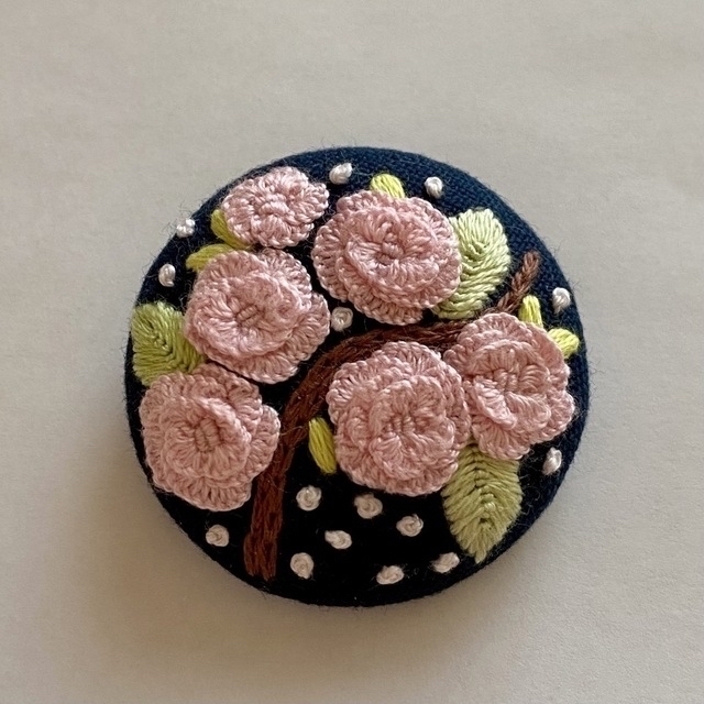 ハンドメイド 八重桜の刺繍ブローチ No.25 1