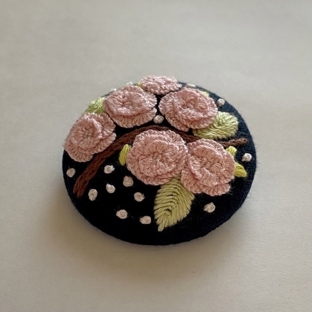 ハンドメイド 八重桜の刺繍ブローチ No.25 3