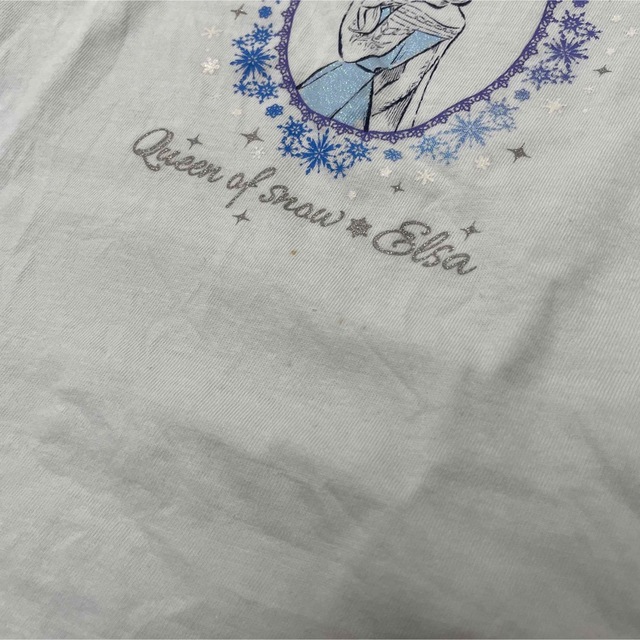 UNIQLO(ユニクロ)のユニクロ アナと雪の女王 半袖 Tシャツ 女の子 100 ブルー キッズ/ベビー/マタニティのキッズ服女の子用(90cm~)(Tシャツ/カットソー)の商品写真