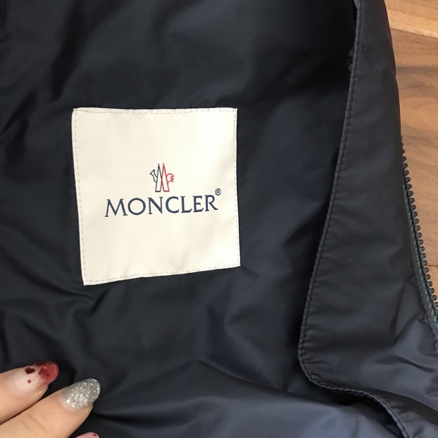 MONCLER(モンクレール)のモンクレール レディースのジャケット/アウター(ナイロンジャケット)の商品写真