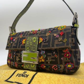 極美品】FENDI フェンディ マンマバケット 花柄 リザード ズッカ ビーズ-