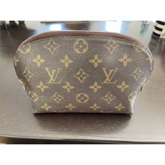 VUITTON 化粧ポーチ