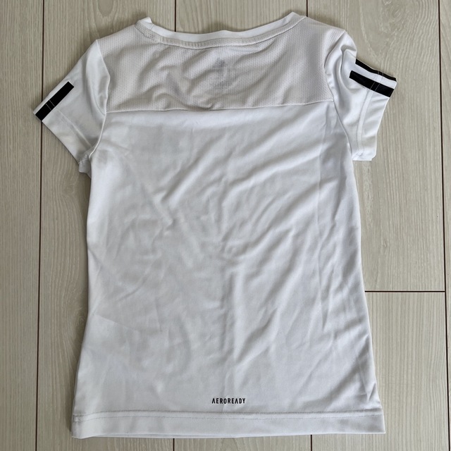 adidas(アディダス)のadidas   Tシャツ　120cm   アディダス キッズ/ベビー/マタニティのキッズ服女の子用(90cm~)(Tシャツ/カットソー)の商品写真