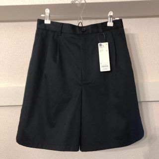 ジーユー(GU)のタグ付き新品 GU チノタックハーフパンツ 黒 Lサイズ(ハーフパンツ)