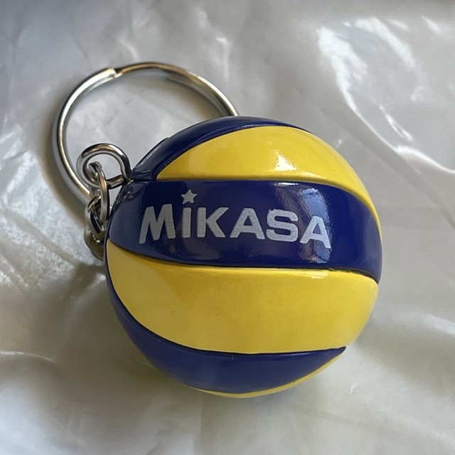 MIKASA(ミカサ)のミカサ バレーボール キーホルダー ミニチュア mikasa スポーツ/アウトドアのスポーツ/アウトドア その他(バレーボール)の商品写真