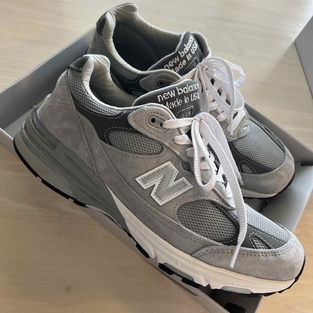 New Balance(ニューバランス)のnew balance MR993GL 28.5cm メンズの靴/シューズ(スニーカー)の商品写真