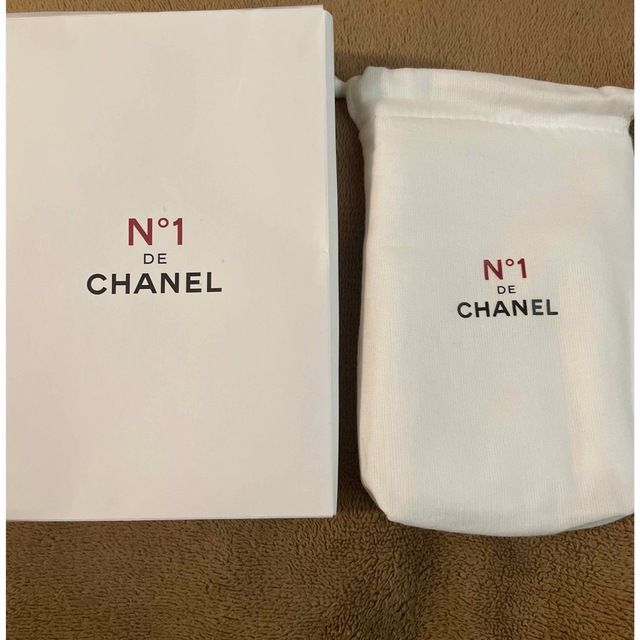 CHANEL(シャネル)のシャネル　巾着化粧ポーチ コスメ/美容のコスメ/美容 その他(その他)の商品写真