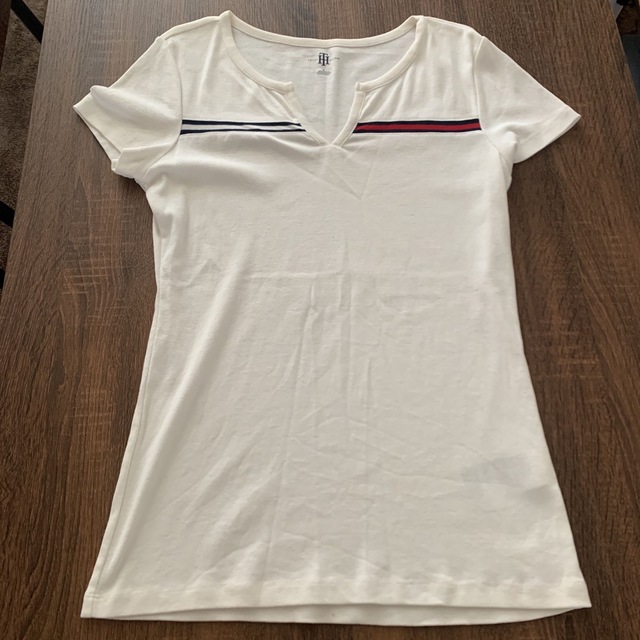 TOMMY HILFIGER(トミーヒルフィガー)のトミーヒルフィガー 半袖 白色 レディースのトップス(Tシャツ(半袖/袖なし))の商品写真