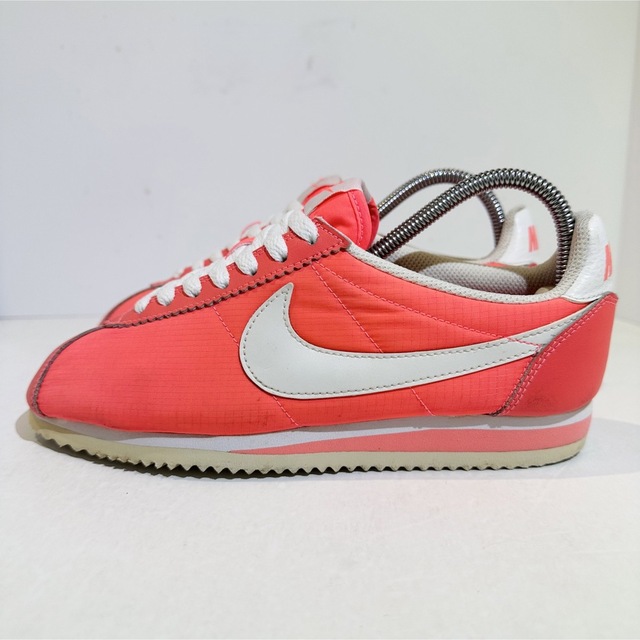 NIKE(ナイキ)のナイキ★CORTEZ/コルテッツ★ホットラヴァ(ラバ)オレンジホワイト★23.5 レディースの靴/シューズ(スニーカー)の商品写真