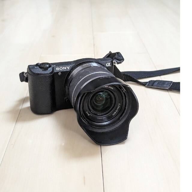 SONY α5100ミラーレスカメラ　標準ズームレンズ付き