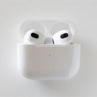 アップル(Apple)のアップル AirPods 第3世代 MME73J/A(ヘッドフォン/イヤフォン)