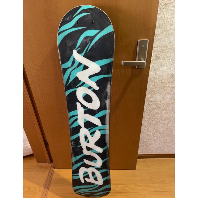 BURTON(バートン)のジュニア用　スノーボード板　120cm バートン　リグレットリール付き スポーツ/アウトドアのスノーボード(ボード)の商品写真