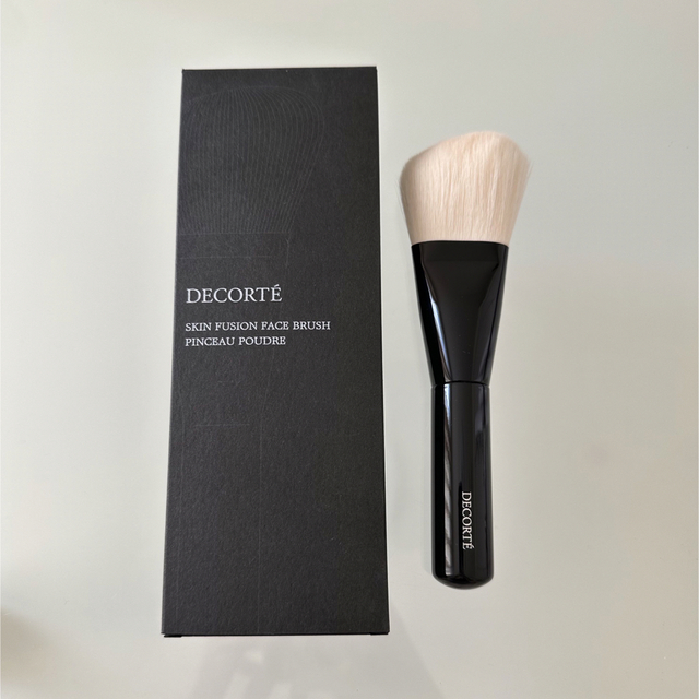 COSME DECORTE コスメデコルテ フェイスブラシの通販 by よん スキンフュージョン フェイス ブラシ
