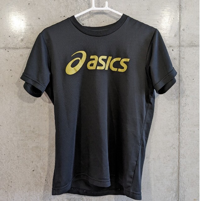 asics(アシックス)の値下げ　アシックス　黒　Tシャツ　M スポーツ/アウトドアのサッカー/フットサル(ウェア)の商品写真