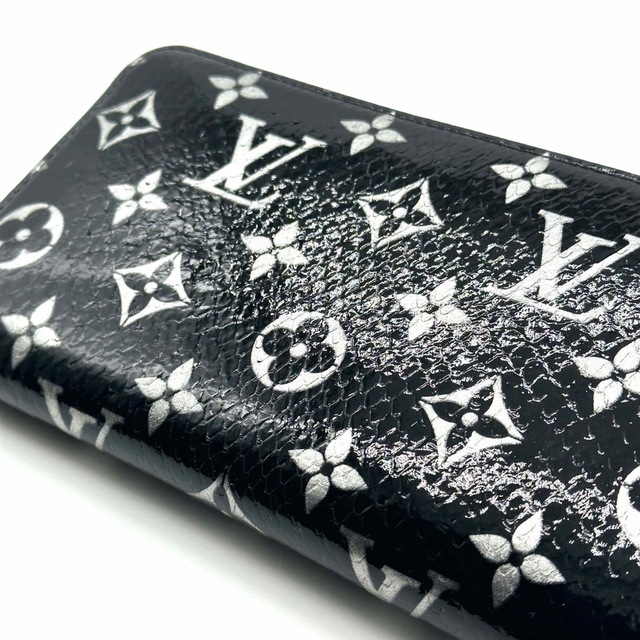LOUIS VUITTON - 【美品】ルイヴィトン パイソン ジッピー LOUIS VUITTON - 【美品】ルイヴィトン パイソン ジッピー