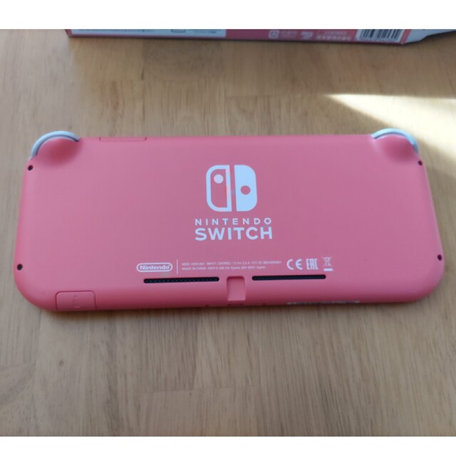 Nintendo Switch Lite 4
