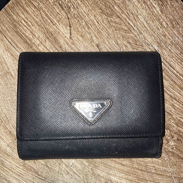 新製品情報も満載 PRADA - PRADA財布 折り財布 - zoopalic.com