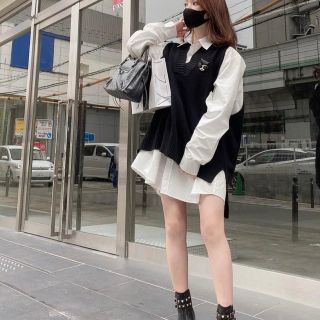 ディーホリック(dholic)のインスタグラマー着用☆chuuニットベスト✖️シャツワンピースのセット(ミニワンピース)