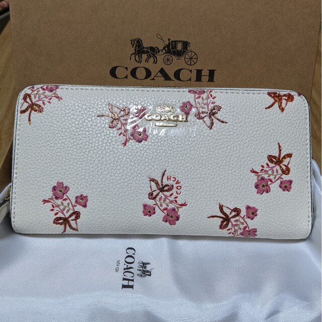 coach　長財布　ホワイト　花柄　美品