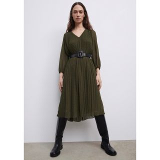 ザラ(ZARA)のzara ドットプリーツワンピース　ベルト付き(ロングワンピース/マキシワンピース)