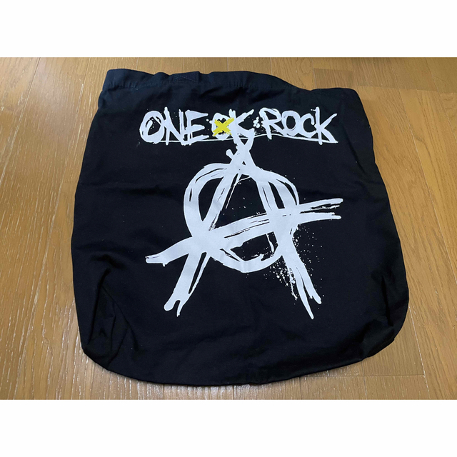 ONE OK ROCK(ワンオクロック)のワンオク　グッズ　ambitions tour エンタメ/ホビーのタレントグッズ(ミュージシャン)の商品写真