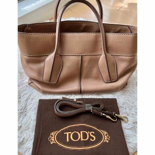 TOD'S Dバッグ　　レザー　ベージュ　ハンドバッグです