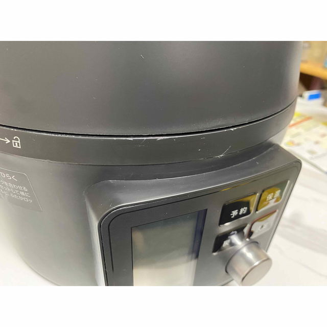 アイリスオーヤマ(アイリスオーヤマ)の電気圧力鍋　D KPC-MA4 黒　ブラック　3〜4人　炊飯器　アイリスオーヤマ スマホ/家電/カメラの調理家電(調理機器)の商品写真