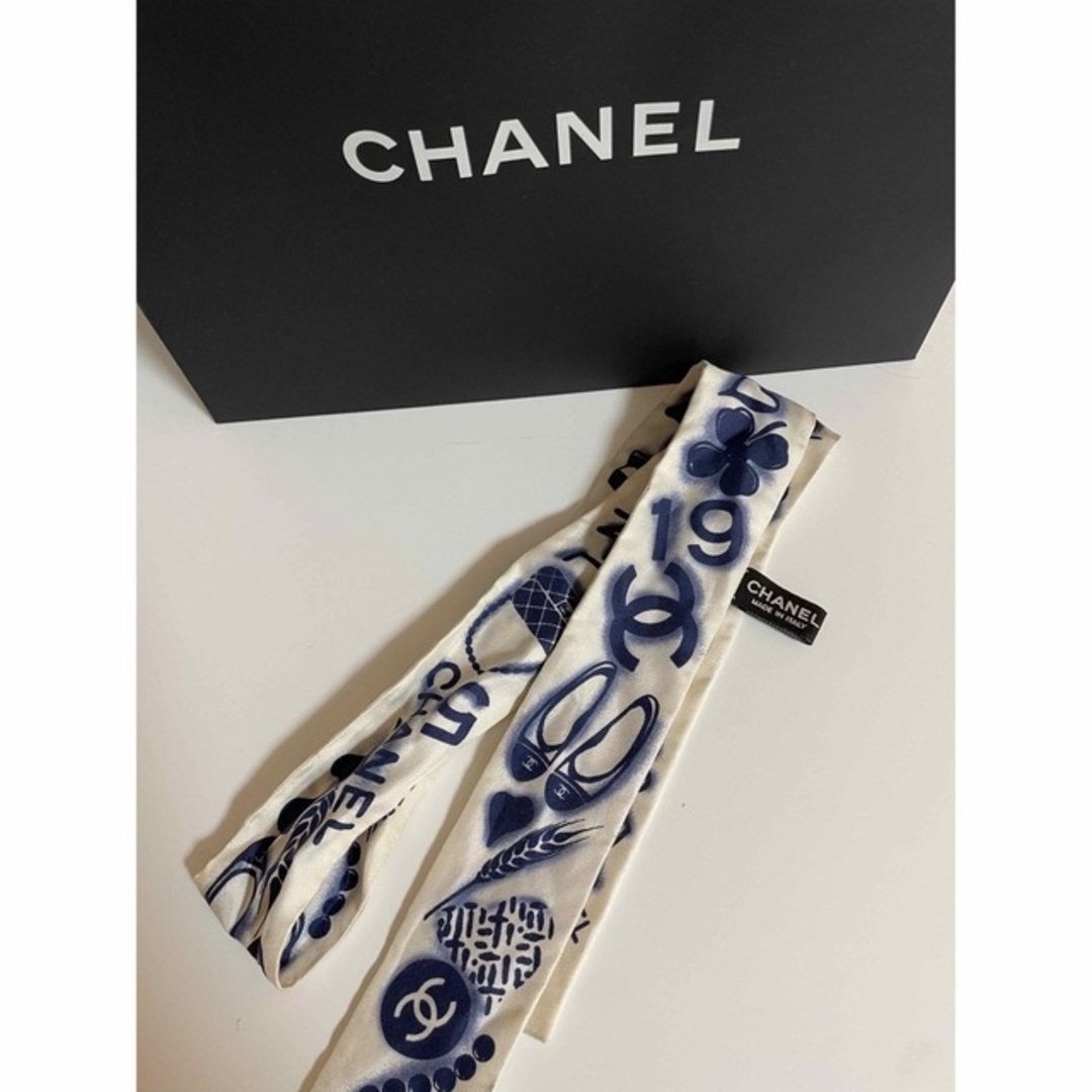 CHANEL(シャネル)の正規品CHANELツイリー❤️値下げ レディースのファッション小物(バンダナ/スカーフ)の商品写真