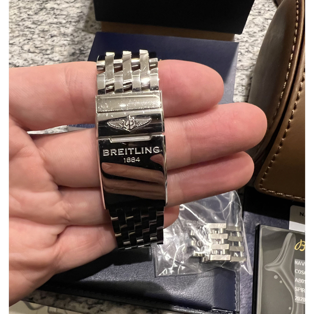 BREITLING(ブライトリング)のナビタイマー B01 クロノグラフ 43 ジャパンエディション メンズの時計(腕時計(アナログ))の商品写真