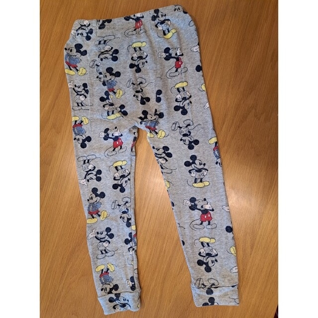 Disney(ディズニー)のGAP　ミッキーマウス　パジャマ　上下☆ キッズ/ベビー/マタニティのキッズ服男の子用(90cm~)(パジャマ)の商品写真