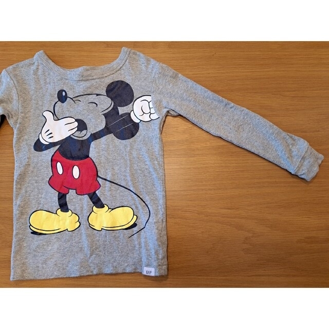 Disney(ディズニー)のGAP　ミッキーマウス　パジャマ　上下☆ キッズ/ベビー/マタニティのキッズ服男の子用(90cm~)(パジャマ)の商品写真