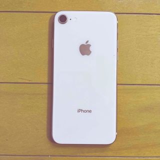 アップル(Apple)の期間限定お値下げ【美品】iPhone8本体　64G ゴールド　未使用イヤホン付(スマートフォン本体)