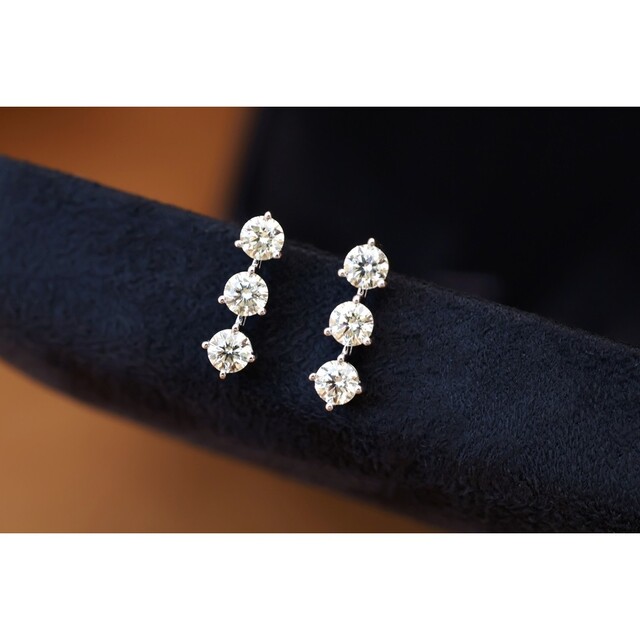 天然ダイヤモンドピアス1ct　k18