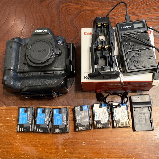 買取り実績 Canon - 【美品】CANON EOS 5DsR グリップ他、付属品多数 キヤノン デジタル一眼 買取り実績 Canon - 【美品】CANON EOS 5DsR グリップ他、付属品多数 キヤノン デジタル一眼