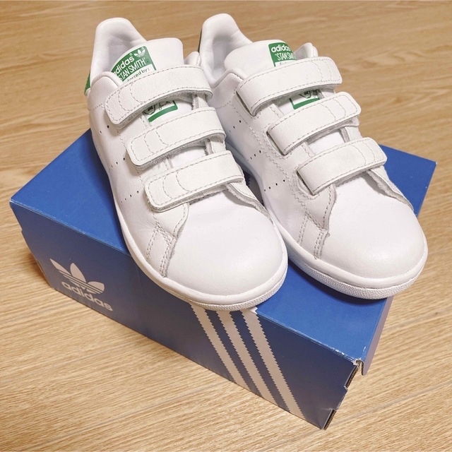 adidas(アディダス)のadidas STAN SMITH CF C 17.5cm キッズ/ベビー/マタニティのキッズ靴/シューズ(15cm~)(スニーカー)の商品写真