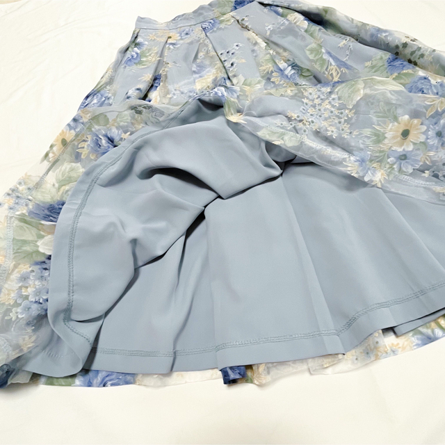 TOCCO closet(トッコクローゼット)のtocco closetトッコクローゼット　花柄オーガンジーフレアスカート レディースのスカート(ひざ丈スカート)の商品写真