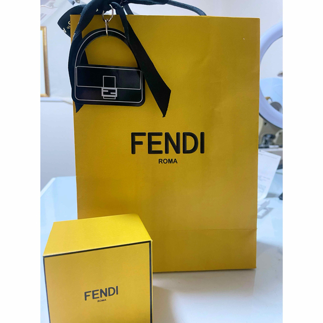 FENDI(フェンディ)の最終値下げ！FENDI フェンディ FFリング ゴールド 指輪 レディースのアクセサリー(リング(指輪))の商品写真