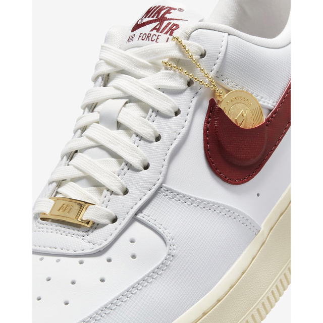 NIKE(ナイキ)の26.5《新品》ナイキ WMNS AIR FORCE 1 MMXXIII パック メンズの靴/シューズ(スニーカー)の商品写真