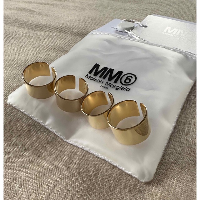 Maison Martin Margiela(マルタンマルジェラ)の4新品 メゾン マルジェラ MM6 4連リング 指輪 アクセサリー ゴールド レディースのアクセサリー(リング(指輪))の商品写真