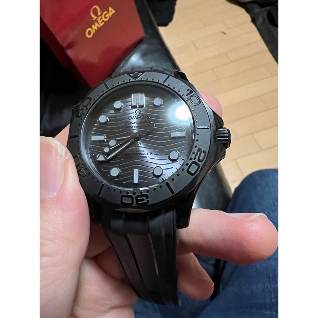 人気ブランド新作豊富 OMEGA マスターブラック コーアクシャル ダイバー300M シーマスター オメガ - 腕時計(アナログ)