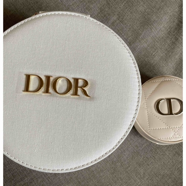 Dior(ディオール)のディオールスキン フォーエヴァー クッション パウダー コスメ/美容のベースメイク/化粧品(フェイスパウダー)の商品写真