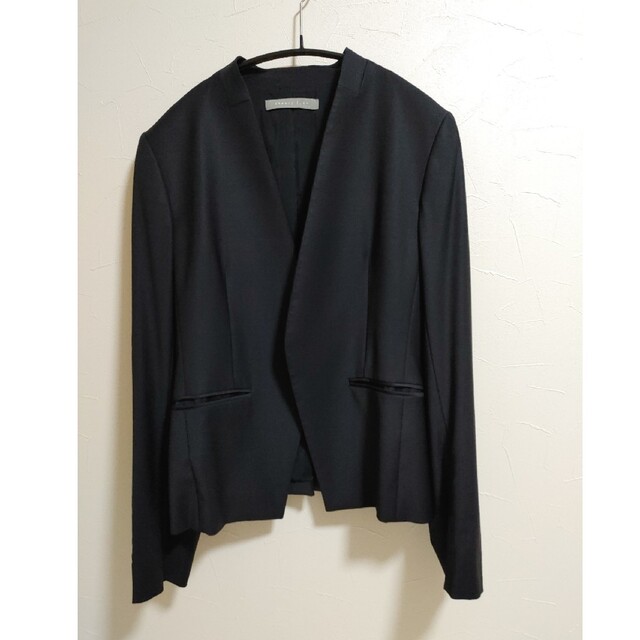 Theory luxe(セオリーリュクス)のTheory luxe executive Donna ネイビー 40サイズ レディースのジャケット/アウター(ノーカラージャケット)の商品写真